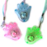 תליון יד אורות זוהרים